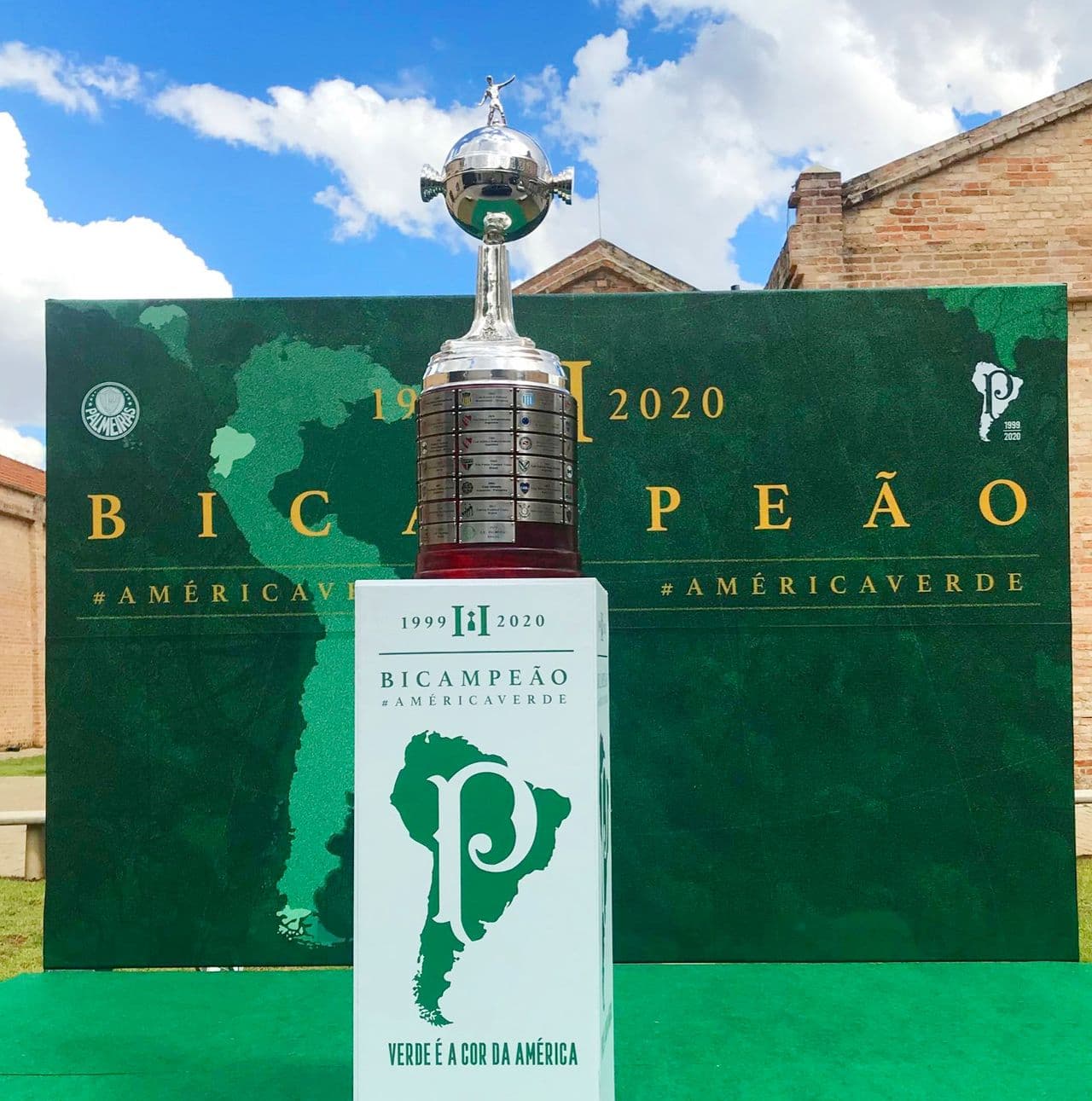 Taça da Libertadores 2020 conquistada pelo Palmeiras